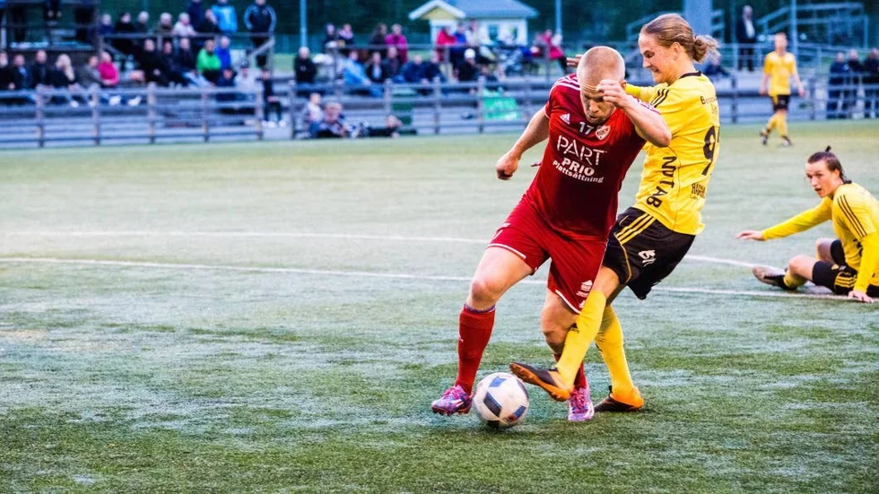 Målskytt. Notvikens Robert Lidhammar stod för ett mål när Robertsfors besegrades.