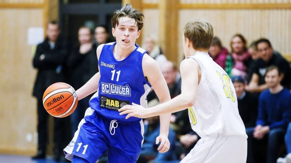 Koll. Alexandros Rautio stod för tolv poäng när hans BC vann över Jonatan Arvidssons BG.