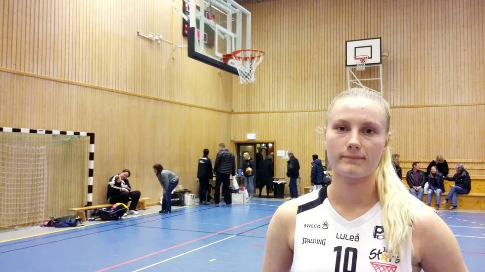 Besviken. Elin Lomgren var besviken över lagets insats i den andra halvleken.