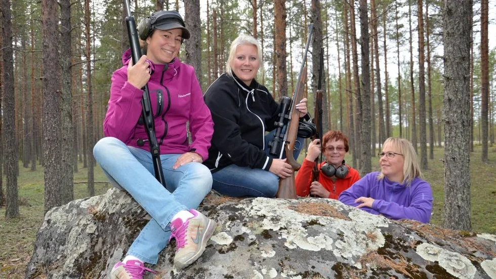 Tjejträff. Maria Sandin Åström, Linda Sandin-Larsson, Iris Hedlund och Sara Granström från en av träffarna med Jaqt i Kalix.