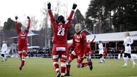 Ett mål att minnas. June Pedersen (nr 23) gjorde 1‰ i den allsvenska premiären hemma mot Kristianstad †efter 23 sekunder s spel! (Arkivbild)