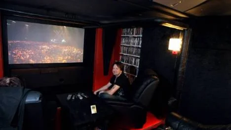 Första filmen Peter Nyström såg i sin hembio var "Blade". "Jag önskar att det var någon annan, men den har bra ljud", säger han.
