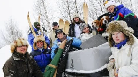 Hela ripjaktsgänget, f r v sittande: Kristina Gustafsson, Agneta Boman Andersson, Annakarin Renberg, Dorit Wiedenhöft med sina pointrar, Nina Hedman. Stående från vänster. Monika Jonsson, Christina Dahlberg, Anette Nordlund, Catharina Lundberg.