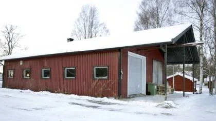 Piteå kommuns miljö- och byggnadsnämnd får bakläxa av länsstyrelsen. Detta sedan nämnden gett tillstånd och byggnadslov för en industriverksamhet på Tingsholmen. Nämndens tidigare tillstånd upphävs och måste utredas bättre och på nytt.