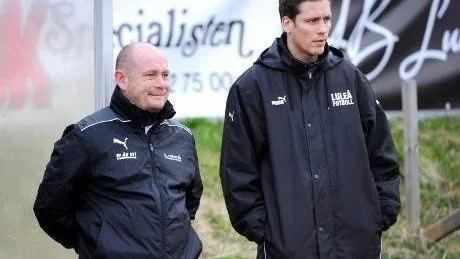 INSTÄLLT. DM-matchen mellan Luleå Damfotboll och Notviken ställdes in. Tränarna Peter Grundström och  Peter Lundh hade inga spelare att coacha. Tio tjejer ur truppen lämnade återbud på grund av sjukdomar.
