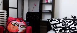Sotsvart & färgstarkt hemma hos Katarina