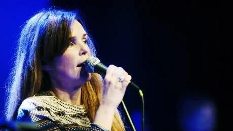 Förstklassigt. Kurirens recensent är imponerad av samarbetet mellan Rebecka Törnqvist och NBB.