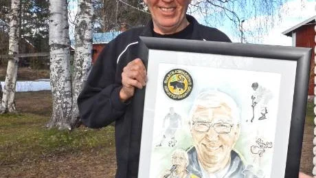 HEDRAD. Bosse Johansson känner sig hedrad över att ha fått det första stipendiet ur Kalle Bergdahls minnesfond.
