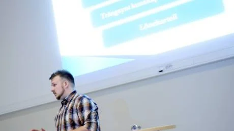 TRÅNGSYNT. "arbetsgivarna har inte förstått vad kunskap och erfarenhet är" sade Johan Persson angående sjuksköterskornas löneuppror.Foto: Linda Wikström