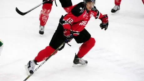 Tröstmål.  Marcus Hurtig satte ett mål med fem minuter kvar, men närmare kom inte Piteå. Foto: Linda Wikström