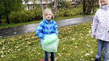 PROBLEMLÖSARE. Annie Ehlin och Sanna Ström har tillsammans med ytterligare en kamrat tagit fram ett hjälpmedel.