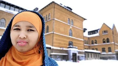 BLIVANDE DOKTOR. "Jag skulle vilja läsa till läkare", säger Isnino från Somalia. Hon är 15 år och född i Kenya.