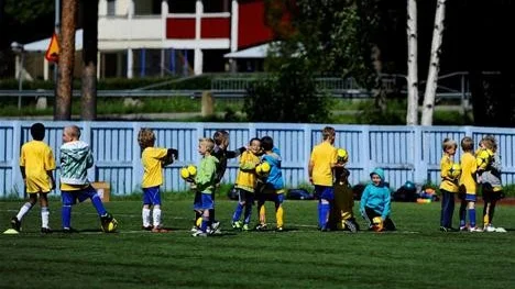 ENTUSIASM. Under veckan har idrottsplatserna i Luleå varit belägrade av barn med sommarspring i benen.