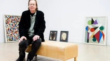 STRUKTUR OCH FYSIK. Just nu är konstnärer C Göran Karlsson intresserad av struktur och fysik. "Jag                är fascinerad av tanken att vi människor egentligen är upplösta, bestående av atomer", säger han.