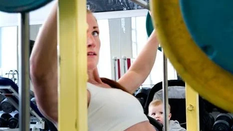 Såväl mor som dotter har koll på vikterna.