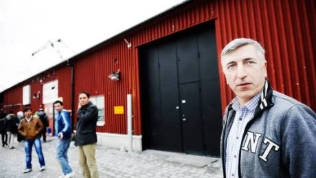 VILL VARA KVAR. Logham Ghasemlou, som driver Norrlands Orientallivs, vill han ha kvar sin butik i Södra hamn. Om det sedan blir i en ombyggd lokal eller ett nybygge spelar ingen roll.