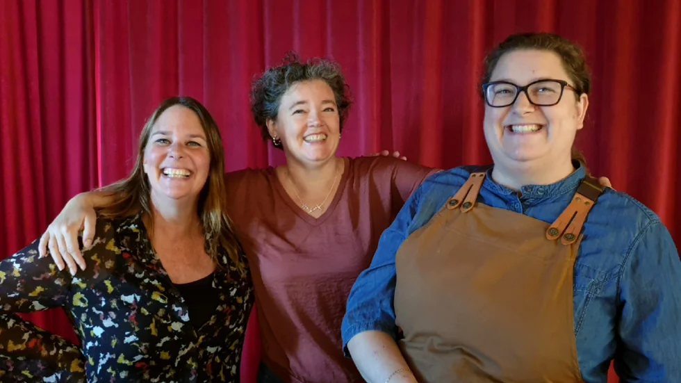 Nästa gång det är dags för stand up är 16 november och den tredje kvällen arrangeras 14 december. På bilden Canilla Enskär, Eva Viding Bussell och Frida Larsson.