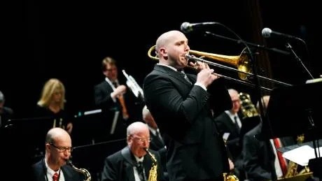 Luleå Storband firar 45år med en konsert.  Sunset Glow, solo Patrik Östholm