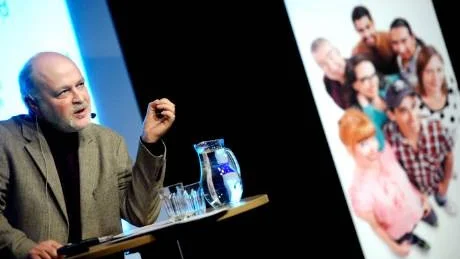 MOTSATT VERKAN. Hatbrott väcker de goda krafterna i samhället som därmed stöder de drabbade och försvarar deras rätt, det visar forskning av professor Klas Borell.