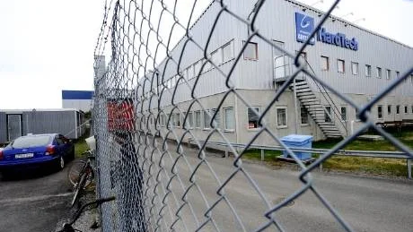 MASKNINGSAKTION. Anställda på Gestamp Hardtech har sjukskrivit sig. Missnöjet gäller enligt vad Kuriren erfar att företaget ofta ändrar skiftgången och tar in tillfälligt anställda från bemanningsföretag.Foto: LINDA WIKSTRÖM