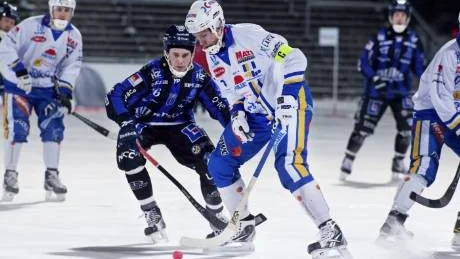 SLITNA. HT Bandy hade svårt att få igång det offensiva spelet på Studenternas. Mikko Rytkönen kan dock glädjas över att målskyttet börjat fungera.