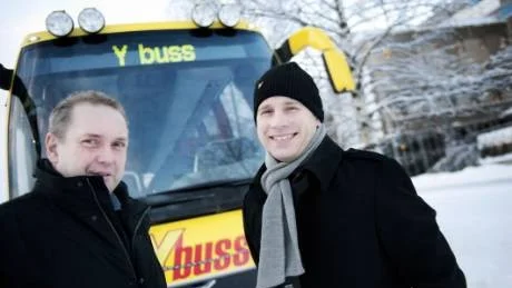 Utmanaren Centrala buss och Y-buss, med Leif Drugge respektive Nicklas Lindersson, nobbar tvåvåningsbussarna.