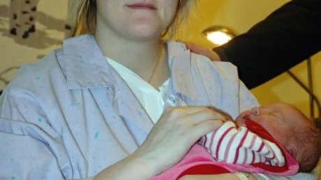 ÅRETS FÖRSTFÖDDE. Linda Blom födde sin dotter åtta mintuter efter midnatt på Nyårsftonen.