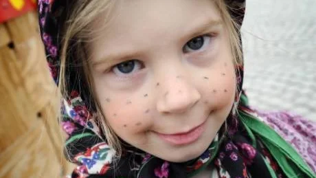 l Clara Åström, 4 år.