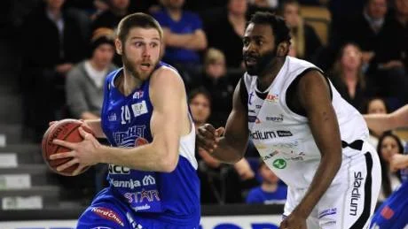 ERfarenhet. Både John Rosendahl och Norrköpings Fred Drains har erfarenheter i massor. Veteranernas rutin kan spela en                                           avgörande roll när semifinalserien ska avgöras.  Foto: Mats Bengtsson