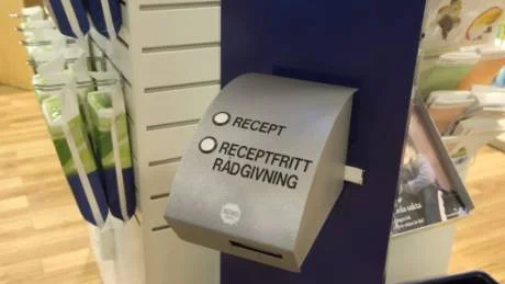 FÖLJA MED. Det händer att Meta Wiborgh följer med sina patienter till apoteket för att få koll på vad som skrivits ut till dem. Om patienten avböjer när läkaren ber att få följa med kan det vara en indikation på att något inte står rätt till.