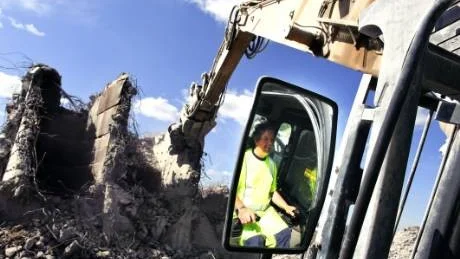 VETERAN. Anders Enmar har de senaste 15 åren arbetat med att riva byggnader runt om i Sverige och utomlands.