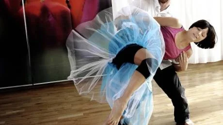 DANSPROJEKT. Dansarna Patrik Häggström och Lava Markusson skildrar relationer mellan människor.