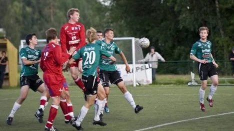 Piteå tryckte på och hade en del fina målchanser mot Mariehem men lyckades inte heller den här gången ta en trepoängare mot ett lag från Umeå.
