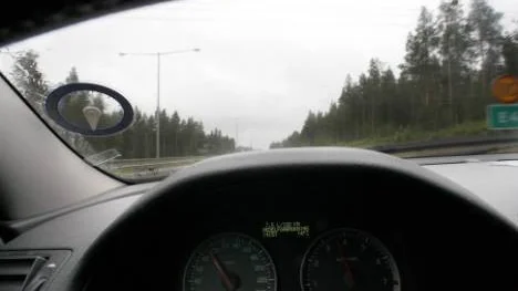 Bara ett 20-tal av landets 180 bilprovningsanläggningar har instrument för att mäta slitna bilrutor. (Arkivbild)