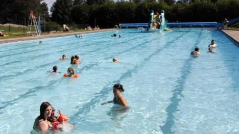 Om Centrumbadet ska sommarstängas eller ej blir nu en fullmäktigefråga. (Arkivbild)