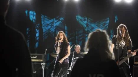 Viktoria Johansson, Erik Palmqvist och Peter Uvén i Scars of paradise spelade nytt som bådar gott.
