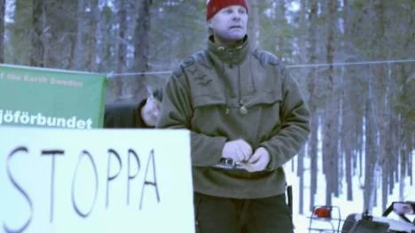 Tommy Olsson företrädde lokalbefolkningen under den protestaktion som gjordes på Storön i Storavan, Arvidsjaur, under måndagen."Storön är en viktig biotop som vi nu har värnat om under flera års tid", säger han.