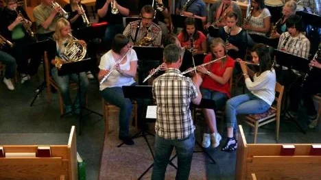 Brasset avslutade vårkonserten med låtarna "When you believe" och "Jericho", samt en önskan om att nedläggningsbeslutet av musikskolan hävs.