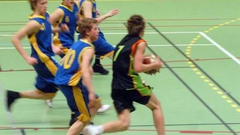 Anders Wiss var snabbast på plan och fick ibland  på sig hela motståndarlaget.