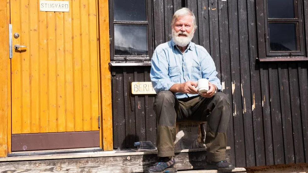 Björn Löfström blir snart 75 år, och är Svenska Turistföreningens näst äldsta stugvärd.