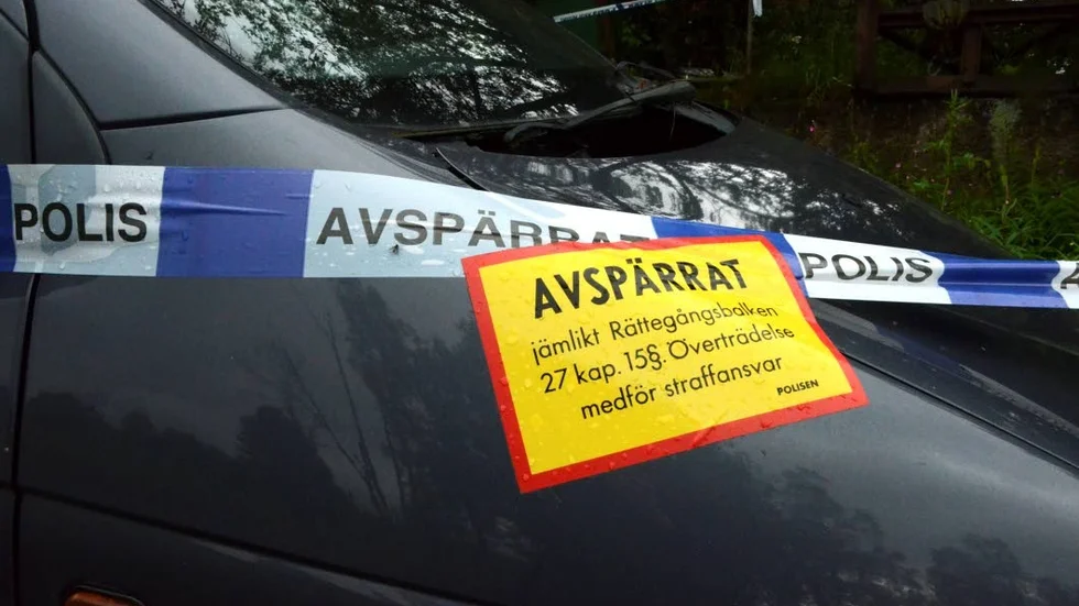 Avspärrat. En 27-årig man sitter anhållen, misstänkt för mordet på 36-åringen.