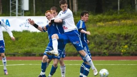 AVSTÄNGD. Linus Johansson är efter söndagens gula kort mot Sollefteå avstängd till veckans kommande match mot Skellefteå. Foto: Olle Wande