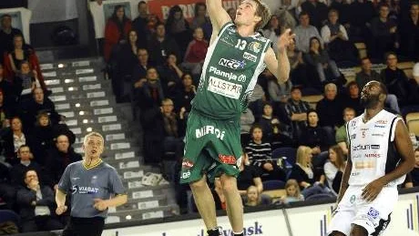 BORTAPLAN. Nästa gång Christopher Ryan kommer till Pontushallen blir det som motståndare. Den förre Plannjaspelaren har skrivit på för Borås Basket.