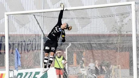 BEHOV AV MÅLVAKT. Piteå IF behöver en backup till Stephanie Labbé som i september åker iväg på landslagsuppdrag.Foto: Roland S Lundström