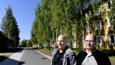 FEST. För att fira att upprustningen av Tuna börjar bli kvar bjuder Lulebo på fest på söndag. Kvartersvärden Ulf Palm och områdeschefen Mats Tolonen hoppas på stor uppslutning.