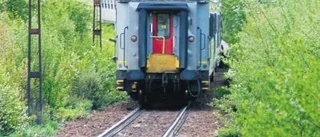Tåg spårade ur och förstörde räls