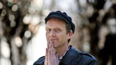 "Jag värjer mig alltid mot att jag har något att säga med mina romaner, men jag återkommer alltid till den här åldern", säger John Ajvide Lundqvist om sina unga huvudpersoner.