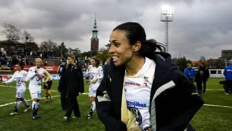 EFTERTRAKTAD. Marta vieira da Silva kan komma att återvända till allsvenskan. Nykomlingen Piteå IF har kontaktat den brasilianska     världsstjärnans agent.  Den förra Umeåspelaren är en drömvärvning som ska förverkligas via en hemlig sponsor.