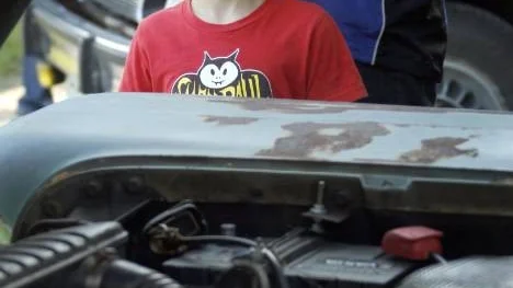 Tim Fortkamp, 6 år, var väldigt förtjust över de äldre bilarna.