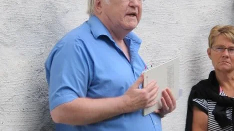 Kjell Lundholm stod för historieberättandet vid mötet i Öjebyn.